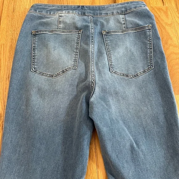 We The Free Wide Leg Jeans - Picture 3 of 5